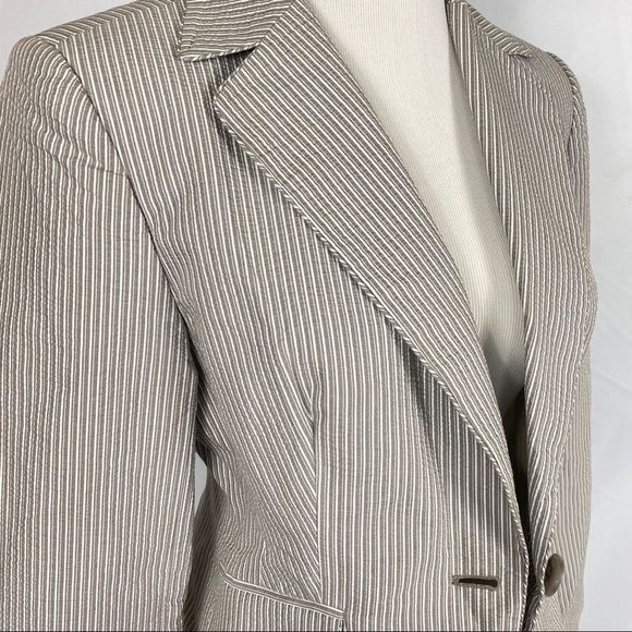 PETITE SOPHISTICATE Seersucker Beige Tan Striped Blazer Jacket One Button - Picture 5 of 8